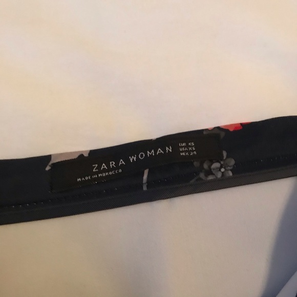 Adorable Floral Miniskirt - Picture 3 of 6